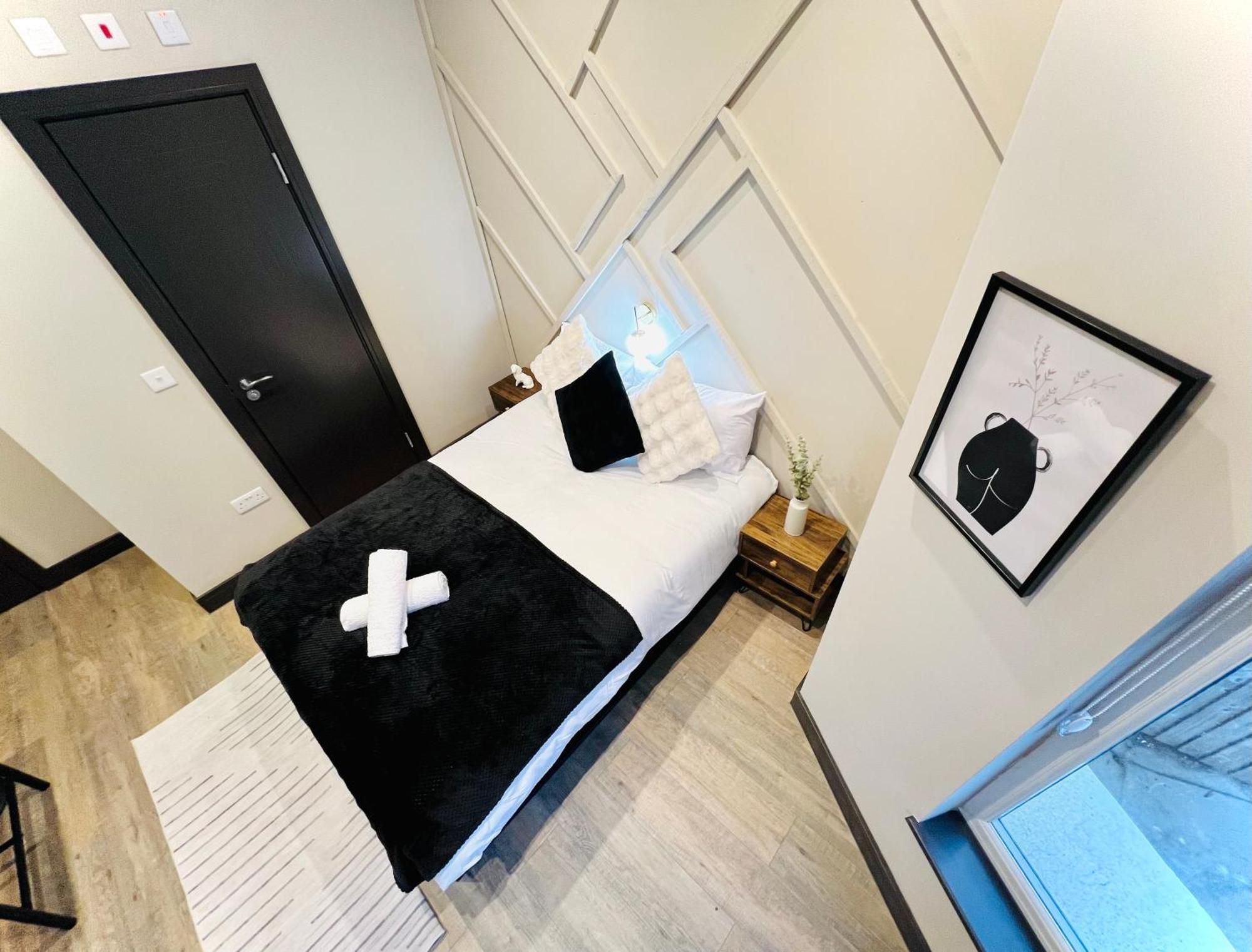 72 Charm Great Location Ii Pensiune Londra